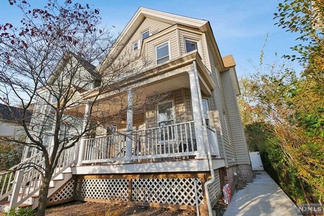 Property Photo:  53 Portland Place  NJ 07042 