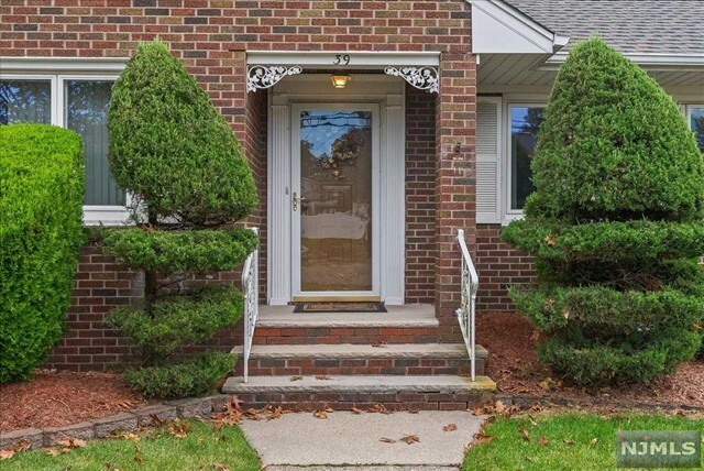 Property Photo:  39 Wester Place  NJ 07013 