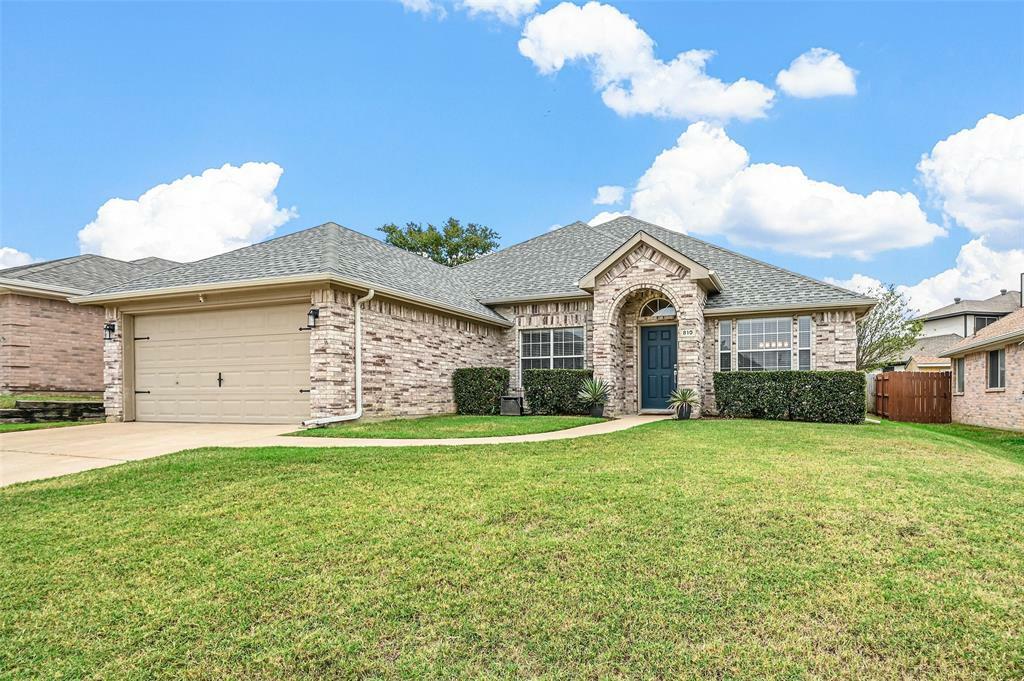 Property Photo:  810 Ogden Drive  TX 76001 