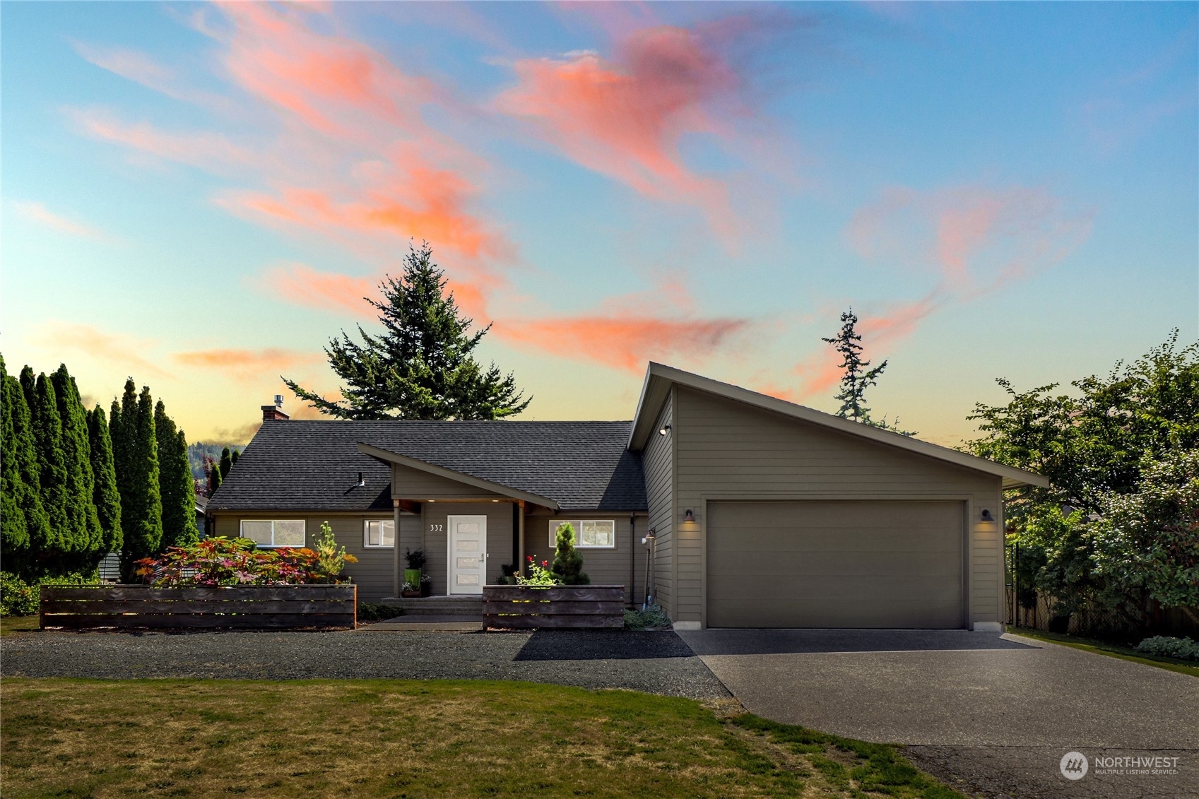 Property Photo:  332 Viewcrest Road  WA 98229 