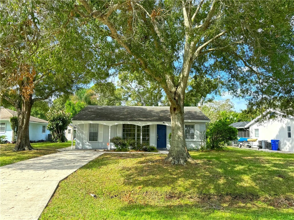 Property Photo:  1445 29th Avenue  FL 32960 