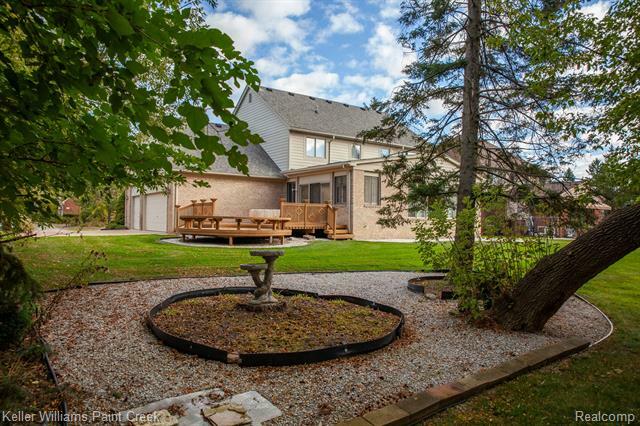 Property Photo:  91 Millstone  Drive  MI 48084 