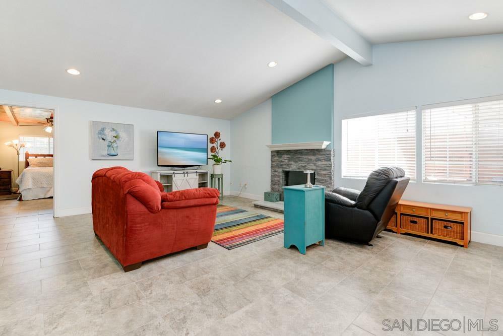 2747 Melbourne Dr  San Diego CA 92123 photo