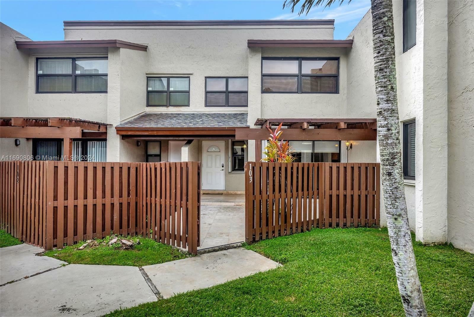 Property Photo:  10286 NW 9th St Cir 103  FL 33172 