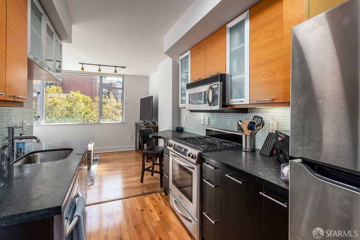 Property Photo:  170 King Street 307  CA 94107 