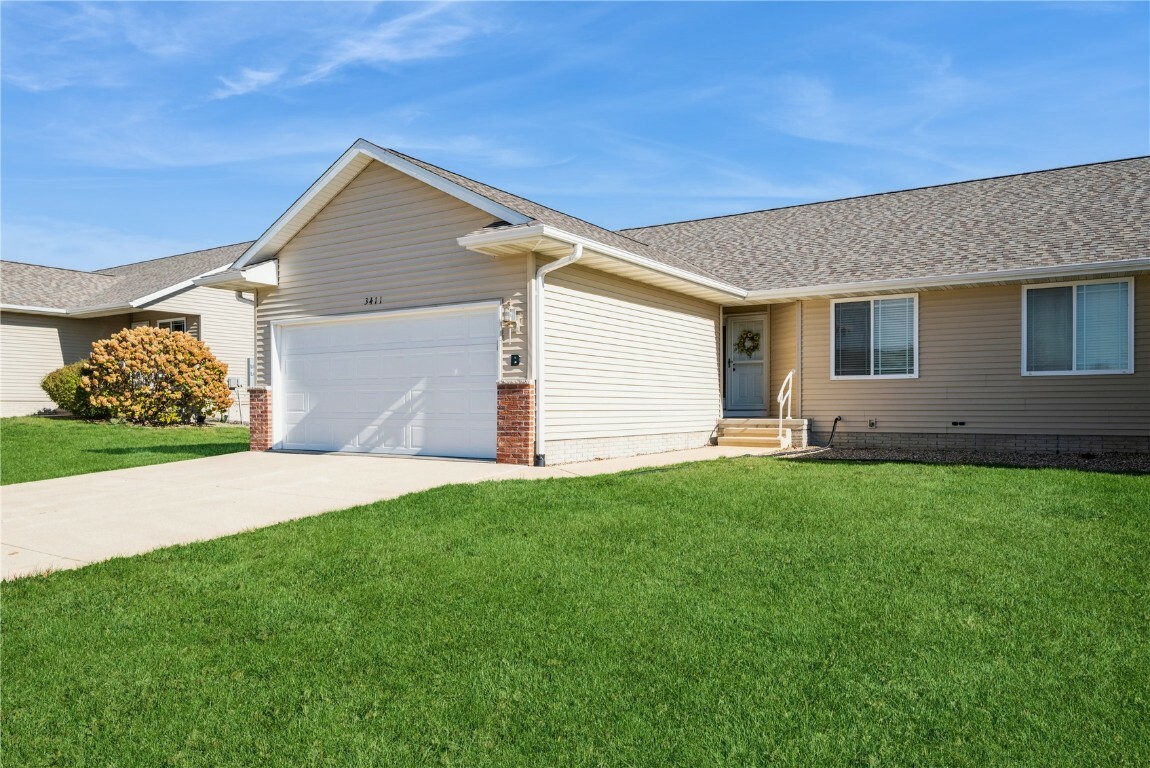 Property Photo:  3411 Badger Dr SW B  IA 52404 