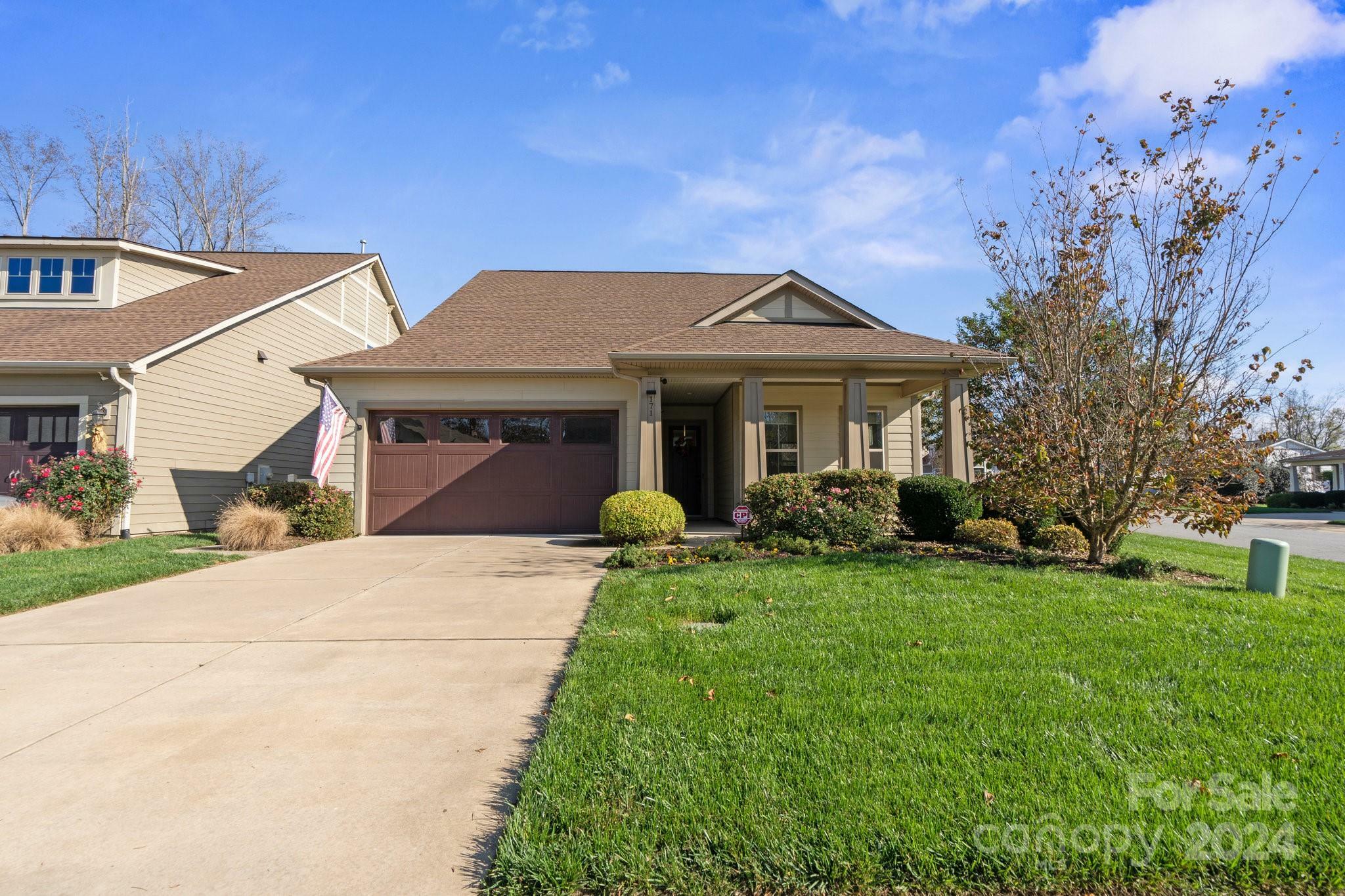 Property Photo:  171 Chimney Rock Court  NC 28037 