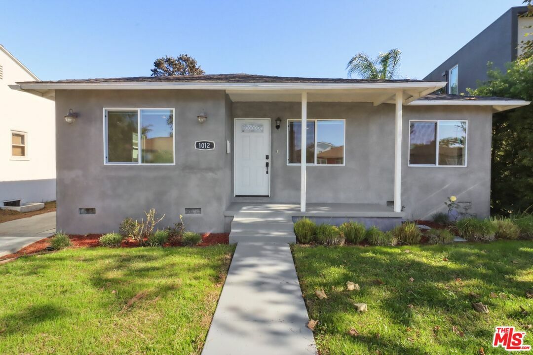 Property Photo:  1012   Indiana Ct  CA 90291 