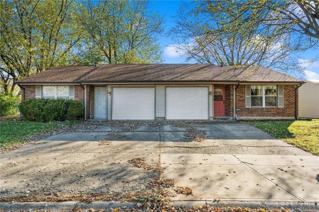 Property Photo: 6288 Greenfield Way OH 45424