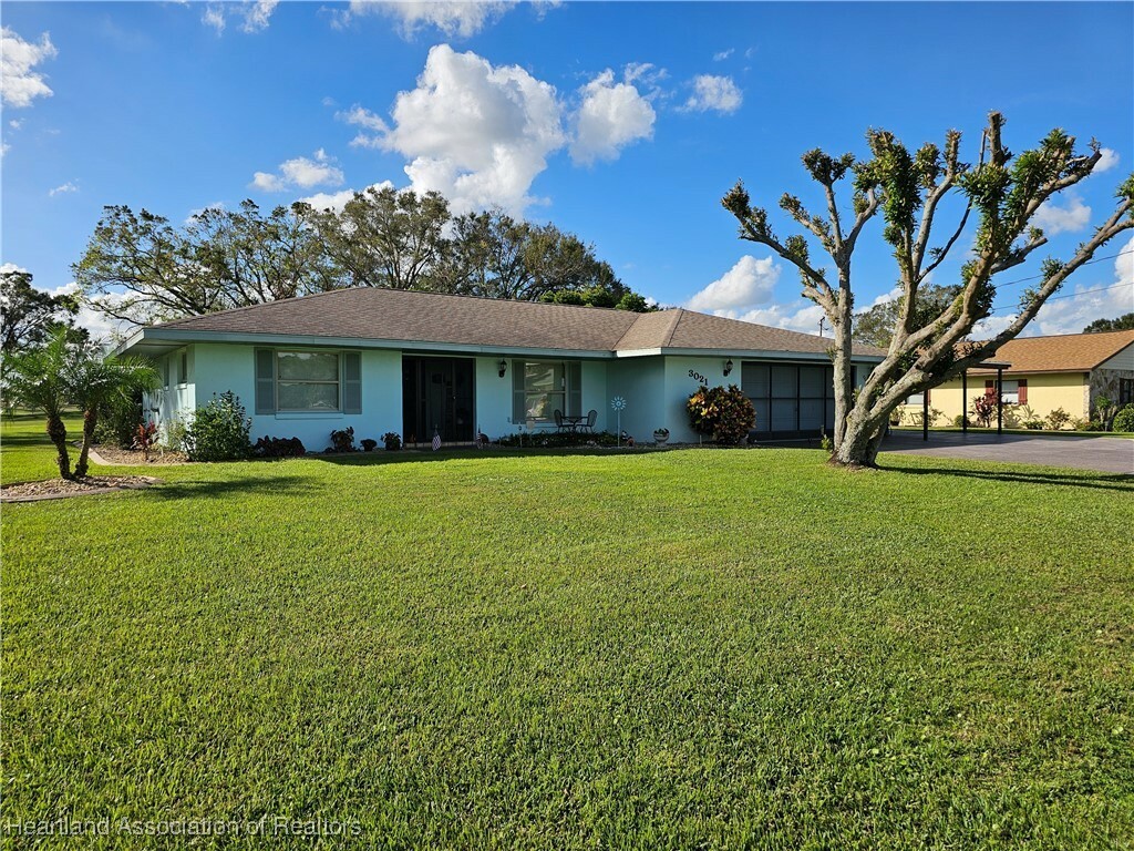 Property Photo:  3021 N Twin Lakes Drive  FL 33825 