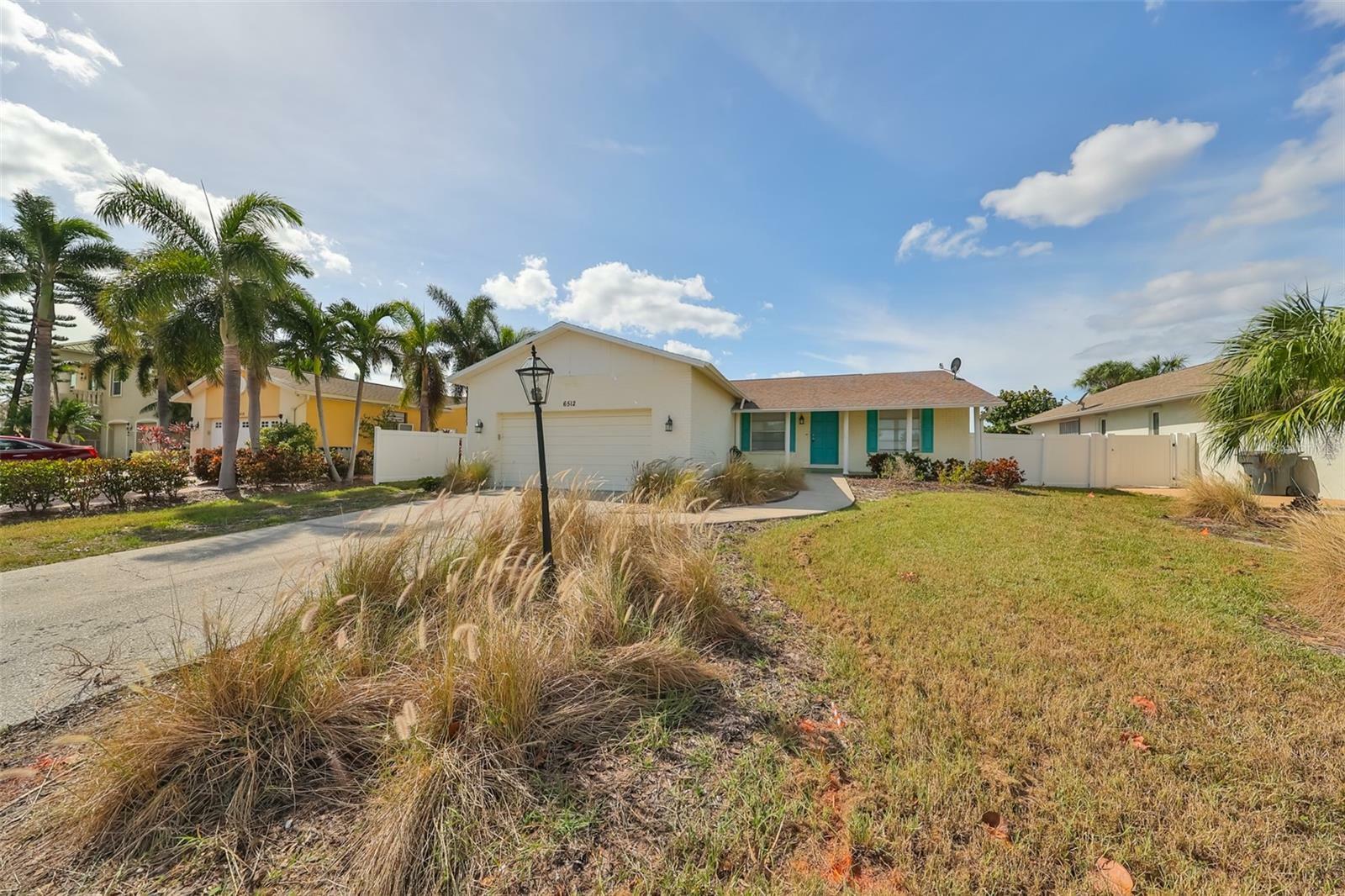 Property Photo:  6512 Bimini Court  FL 33572 