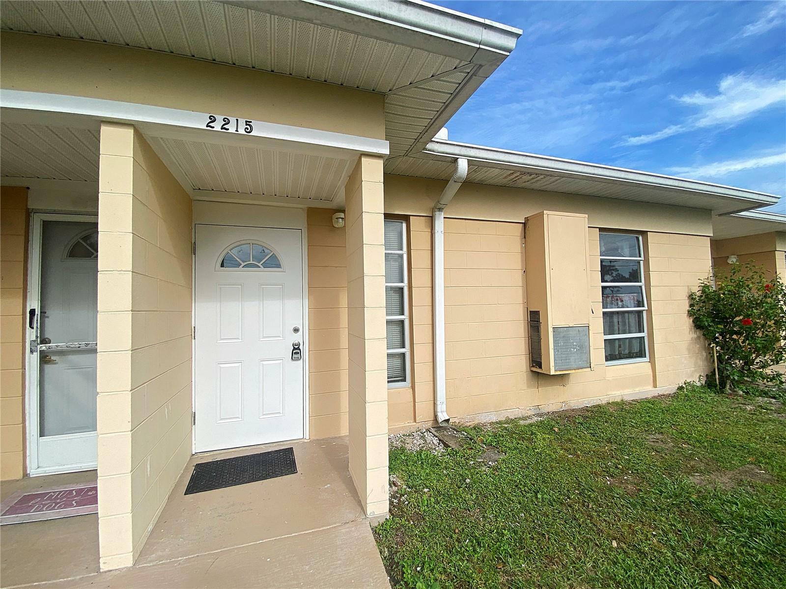 Property Photo:  2215 Club Circle  FL 33854 