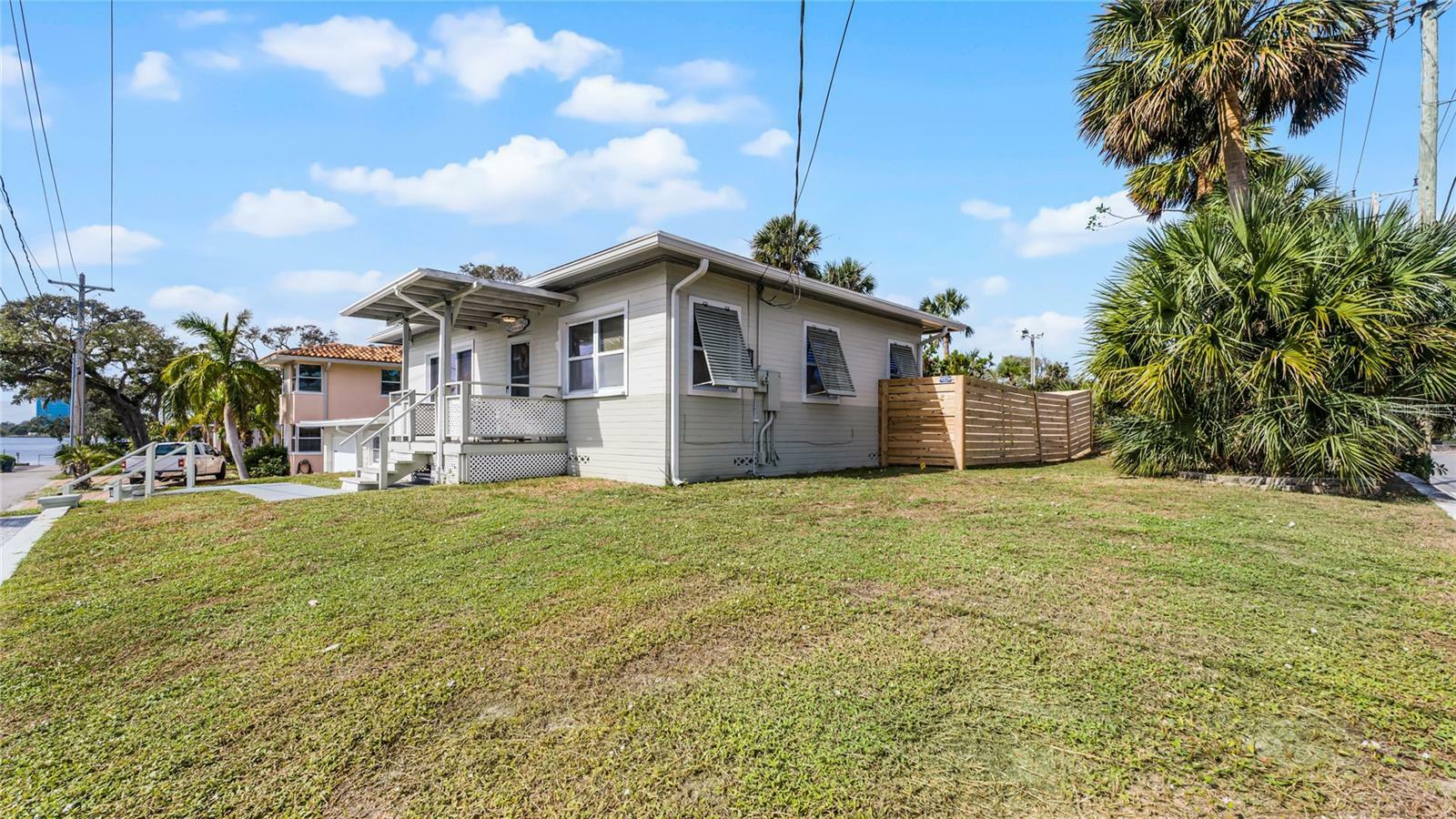 Property Photo: 131 Mitchell Place FL 32118