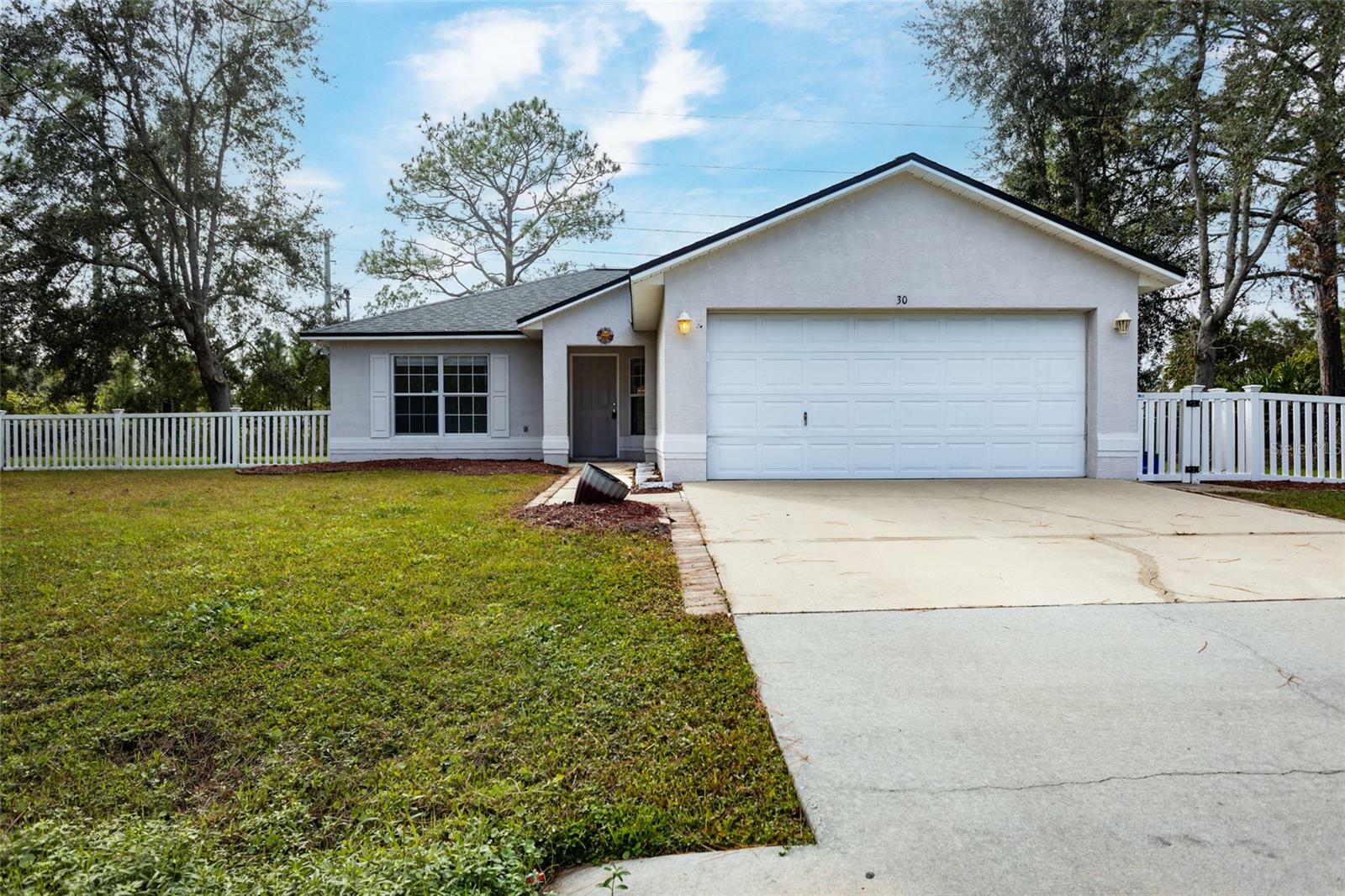 Property Photo: 30 Sergeant Court FL 32164