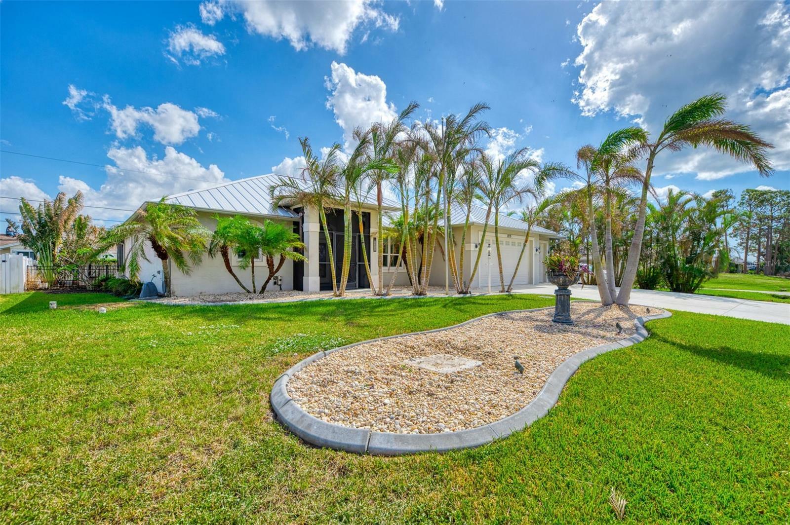 Property Photo:  1219 Nantucket Road  FL 34293 