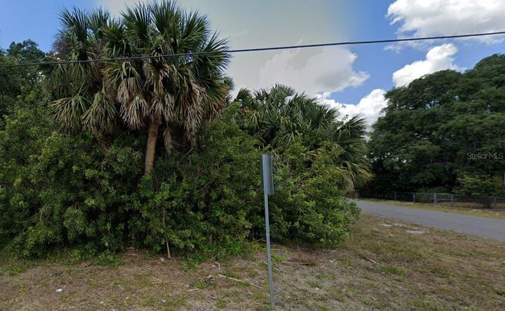Property Photo: 1427 Noble Terrace FL 33952