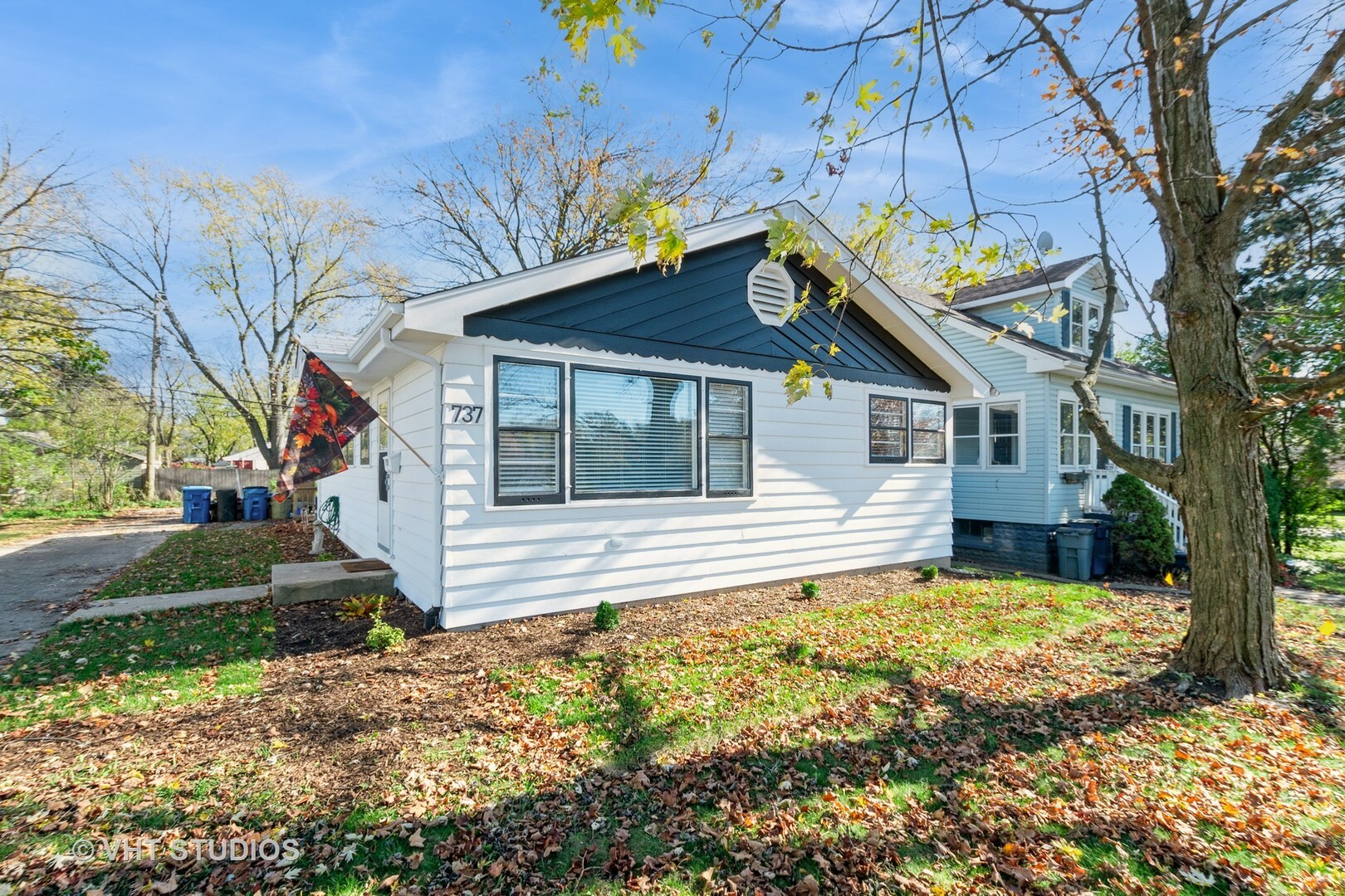 Property Photo:  737 S Jackson Street  IL 60521 