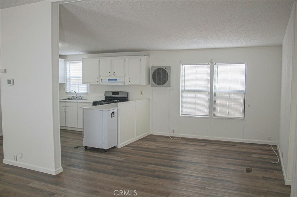 Property Photo:  21621 Sandia Road 92  CA 92308 