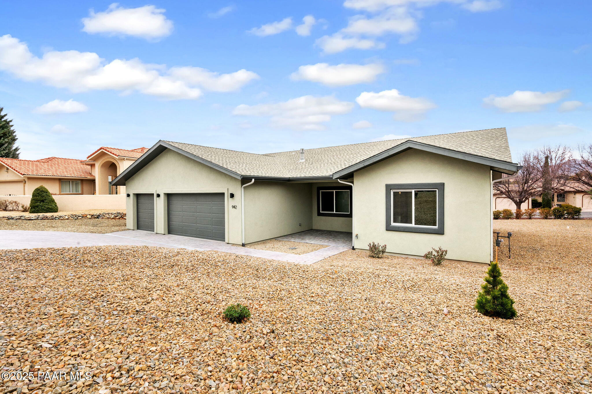 Property Photo: 942 N Latigo Lane AZ 86327