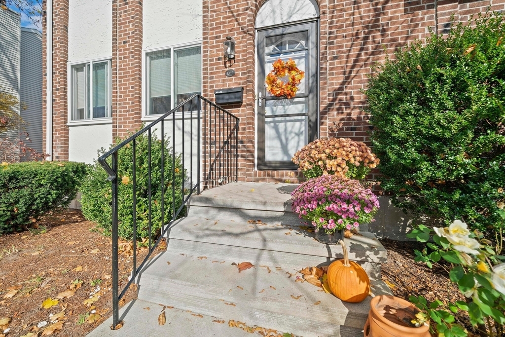 Property Photo:  399 Pond Street D1  MA 02184 