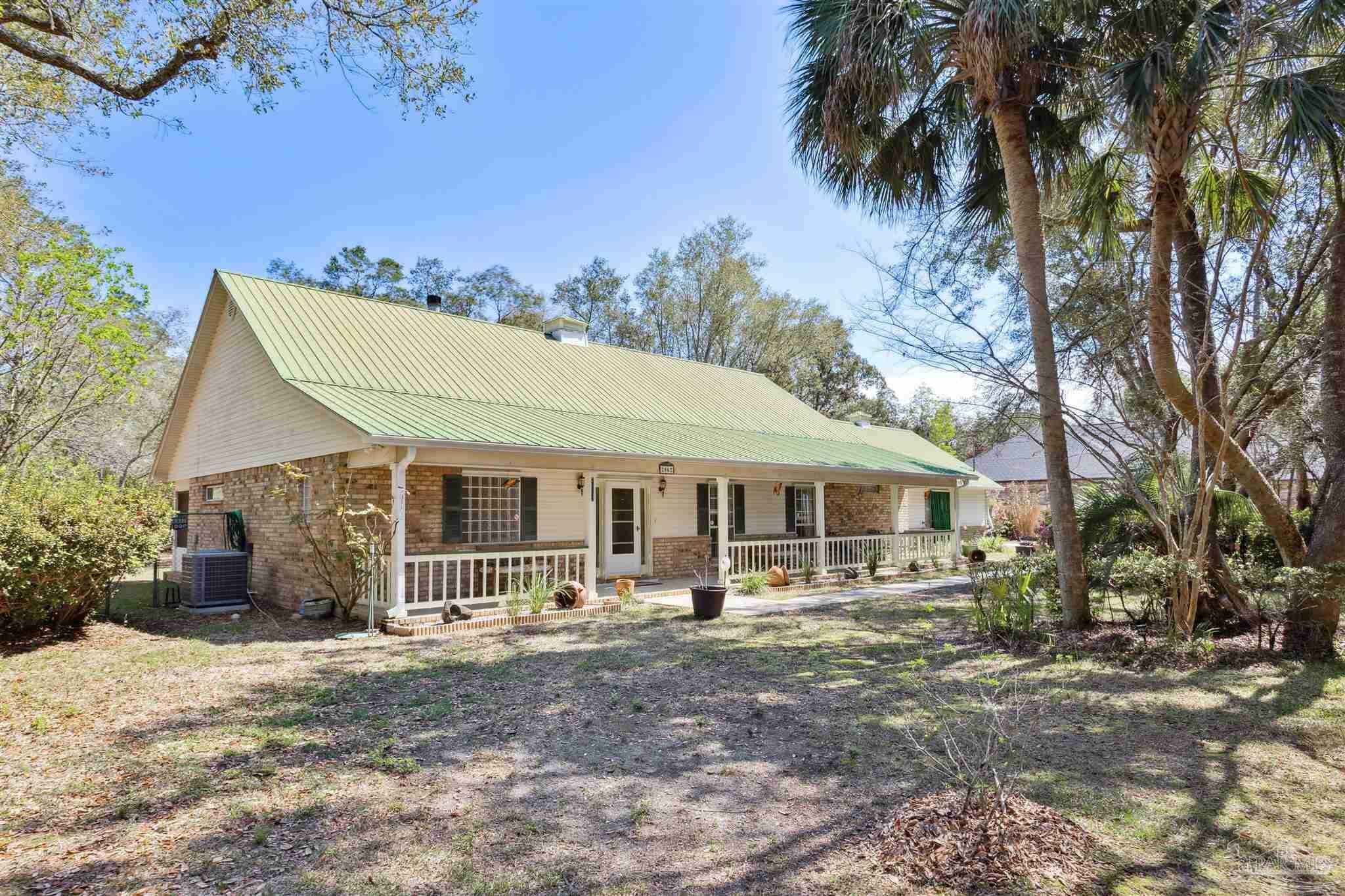 Property Photo:  2862 Sherwood Dr  FL 32566 