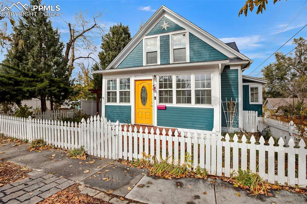 Property Photo: 910 E High Street CO 80903