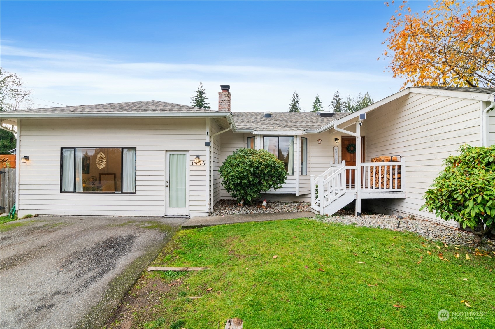 Property Photo:  1906 114th Avenue NE  WA 98258 