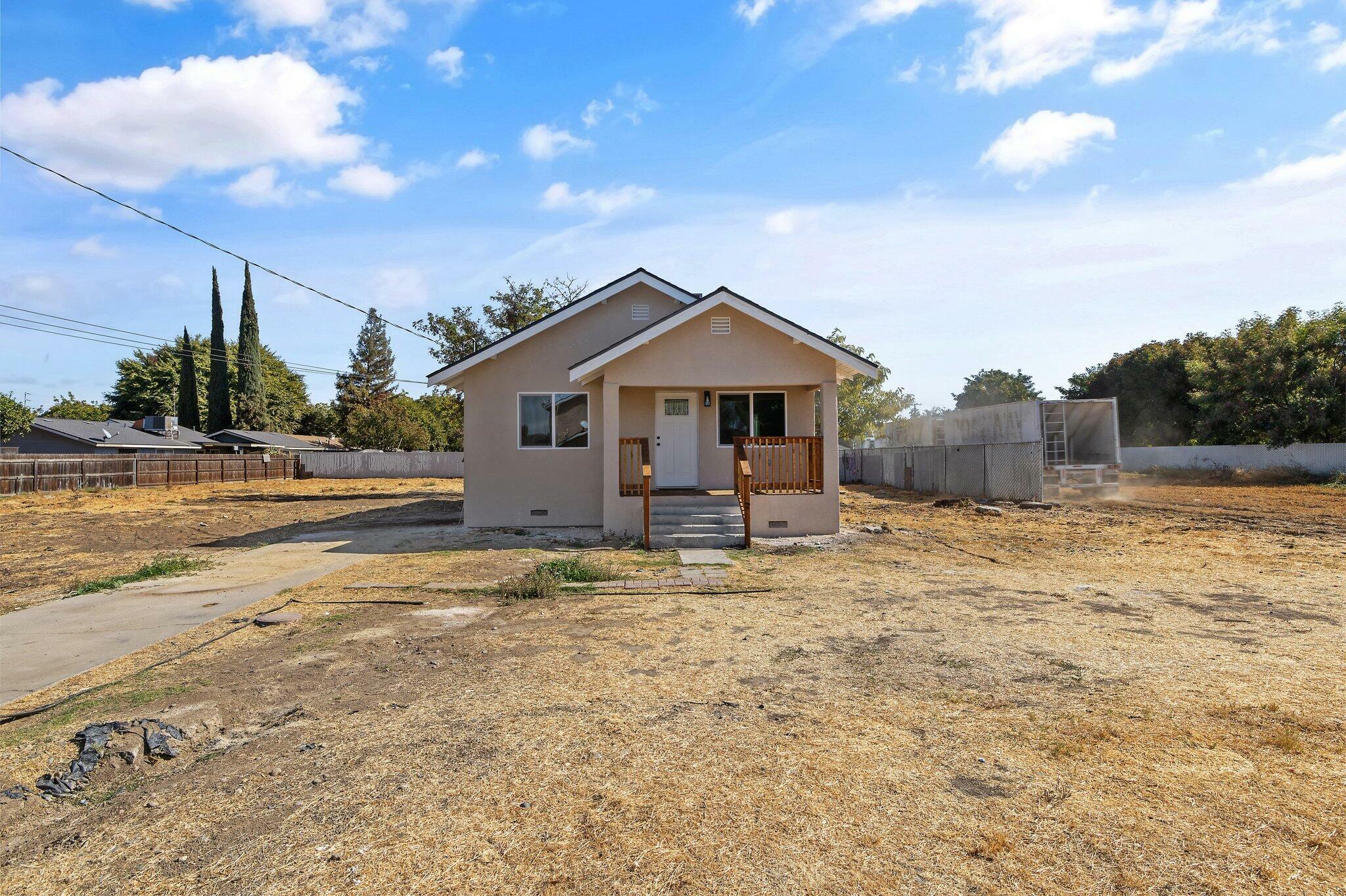 Property Photo:  1344 S Liberty Street  CA 93292 