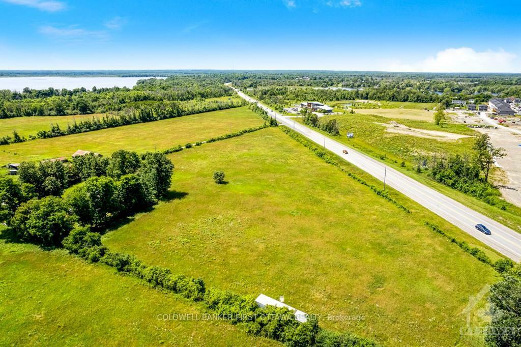 Photo de la propriété: 10951 Hwy 7 N/A ON K7C 3P1