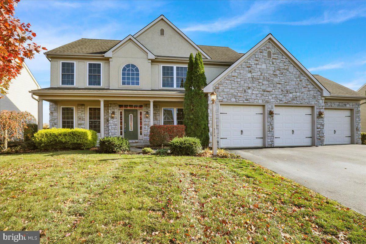 Property Photo:  324 Greenhedge Drive  PA 17603 