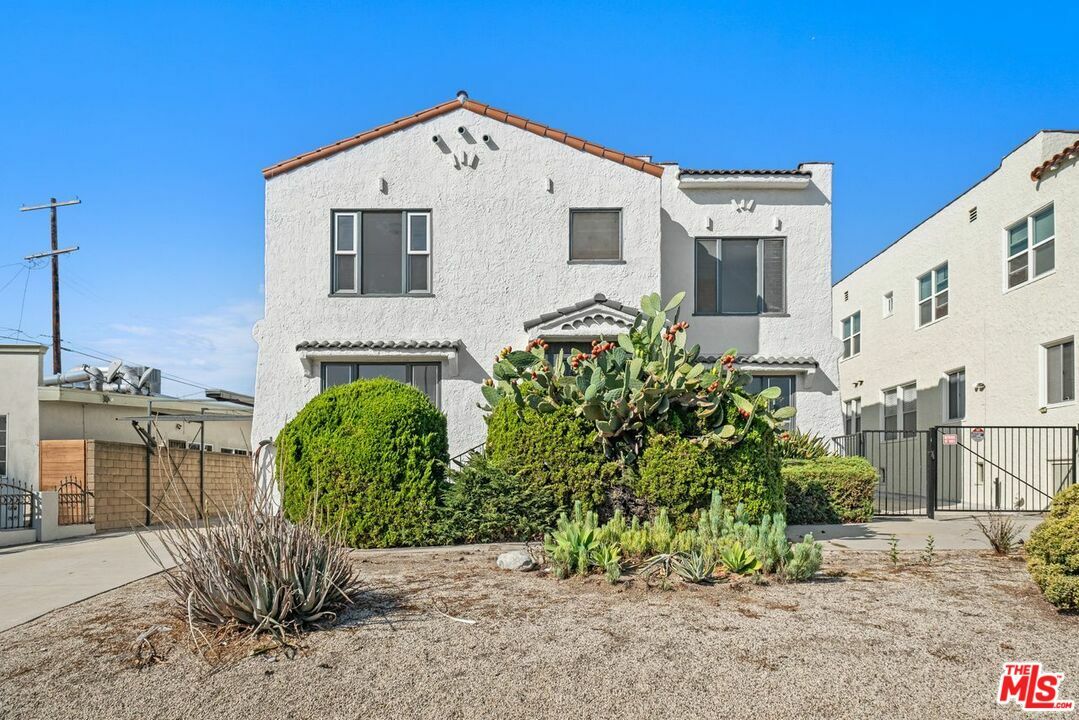 Property Photo:  1371   Keniston Ave  CA 90019 