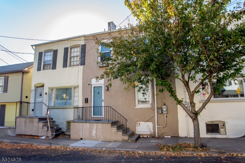 Property Photo:  57 N Franklin St  NJ 08530 