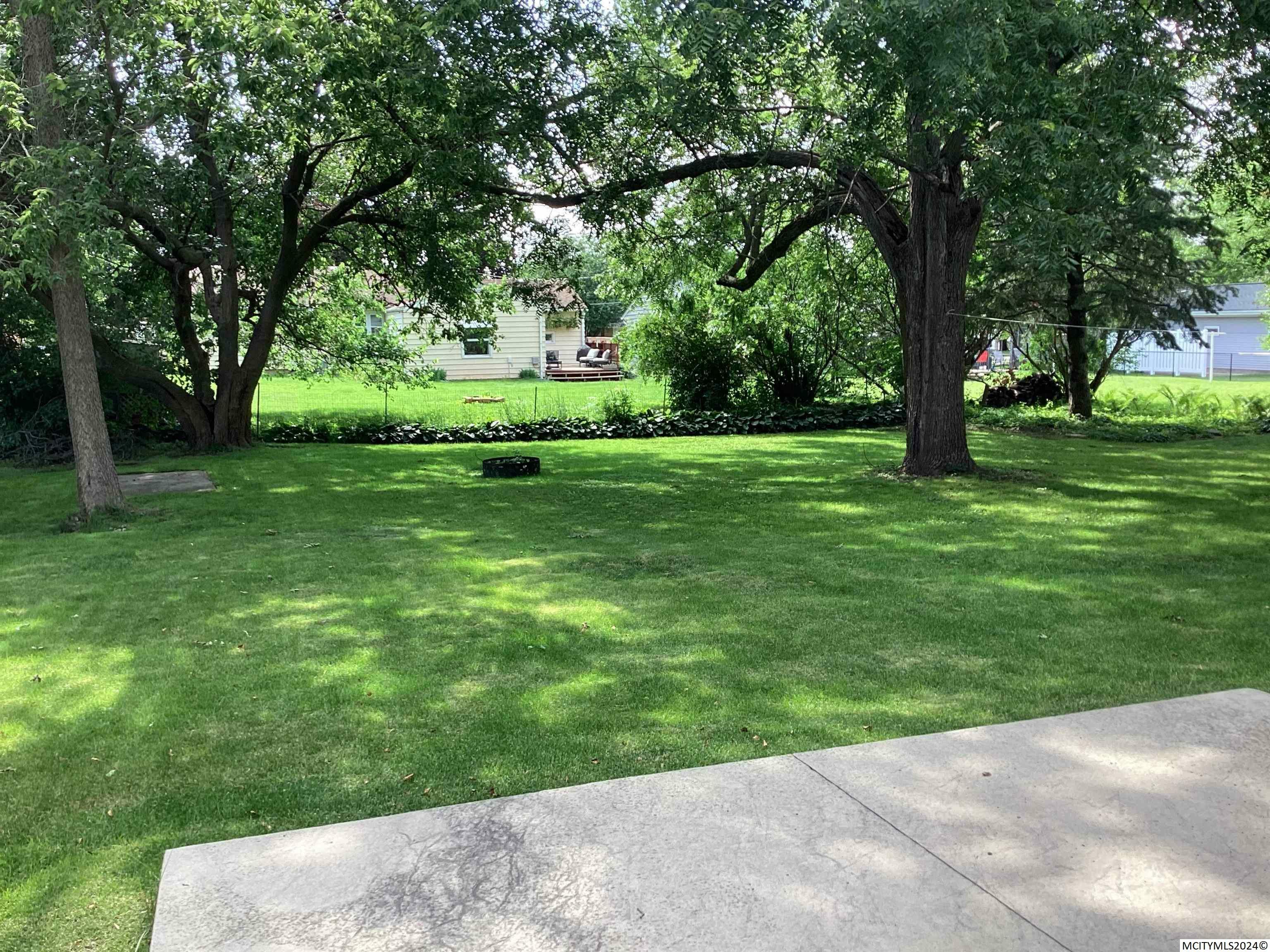 Property Photo: 616 S Indiana IA 50401