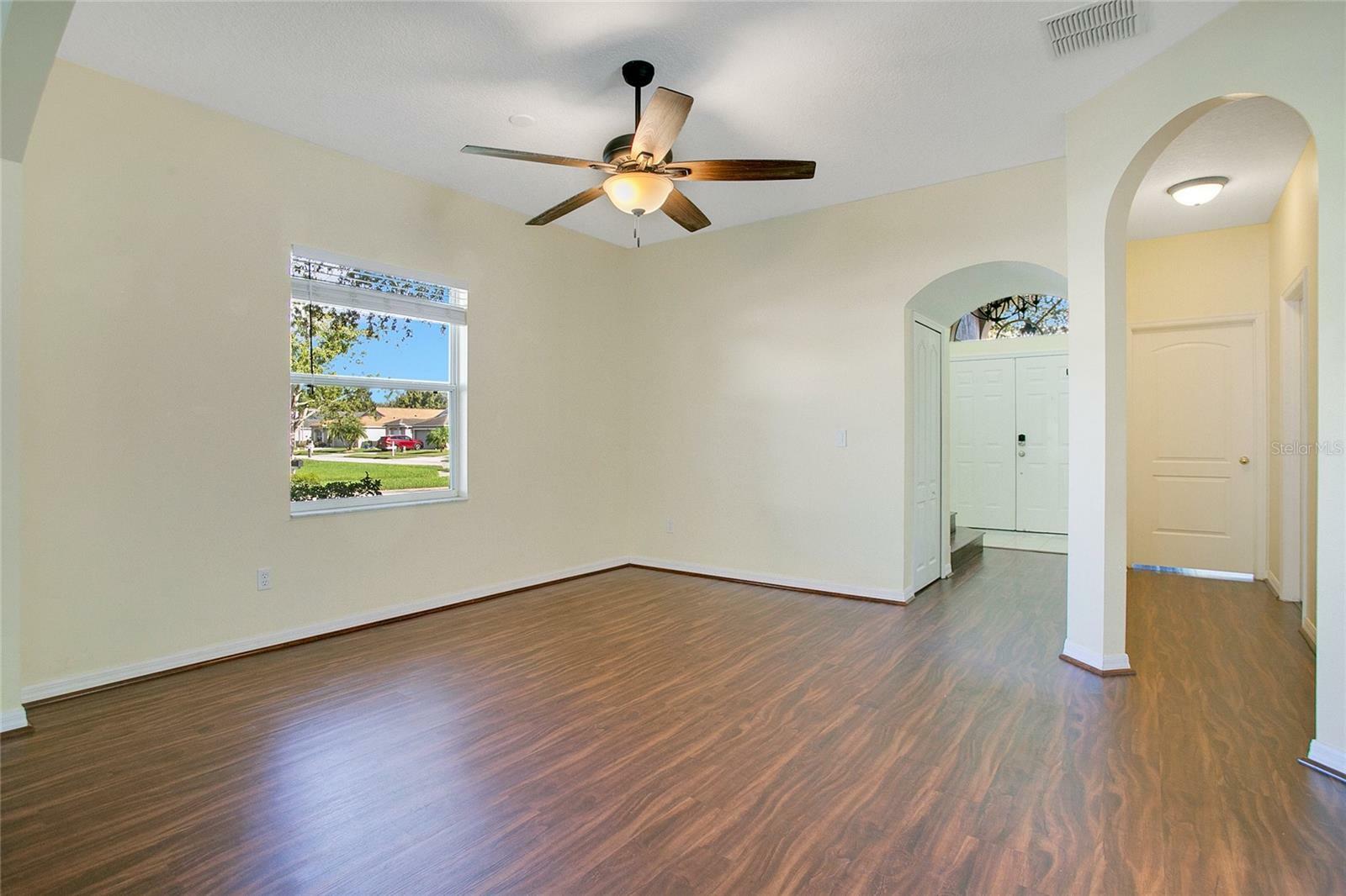 Property Photo:  600 Hampshire Lane  FL 32765 