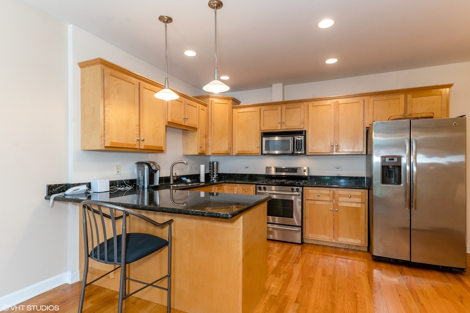 Property Photo:  1310 N Cleaver Street 2  IL 60642 