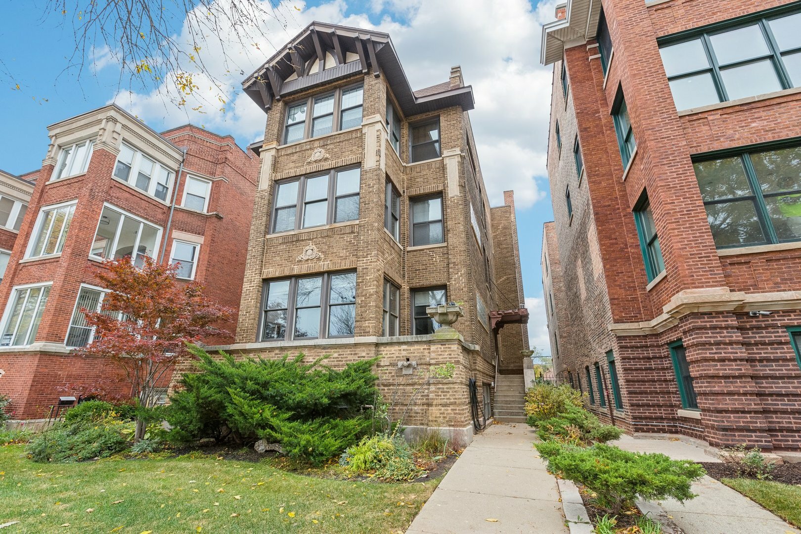 Property Photo:  1032 W Loyola Avenue 1  IL 60626 