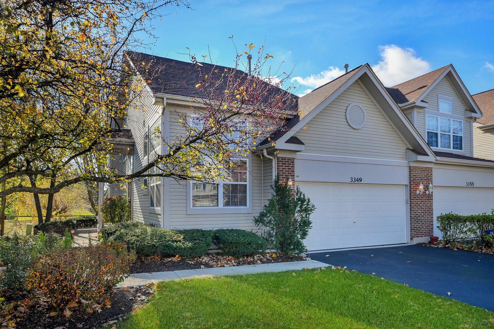 Property Photo: 3349 Renard Lane IL 60175