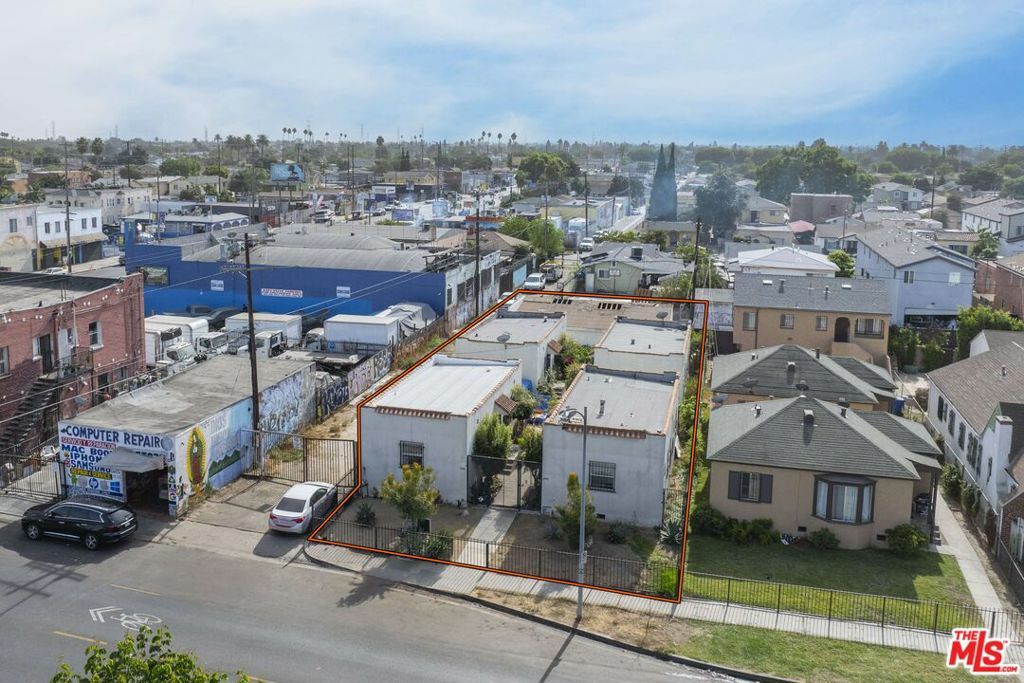 Property Photo: 1018 E 79th Street CA 90001