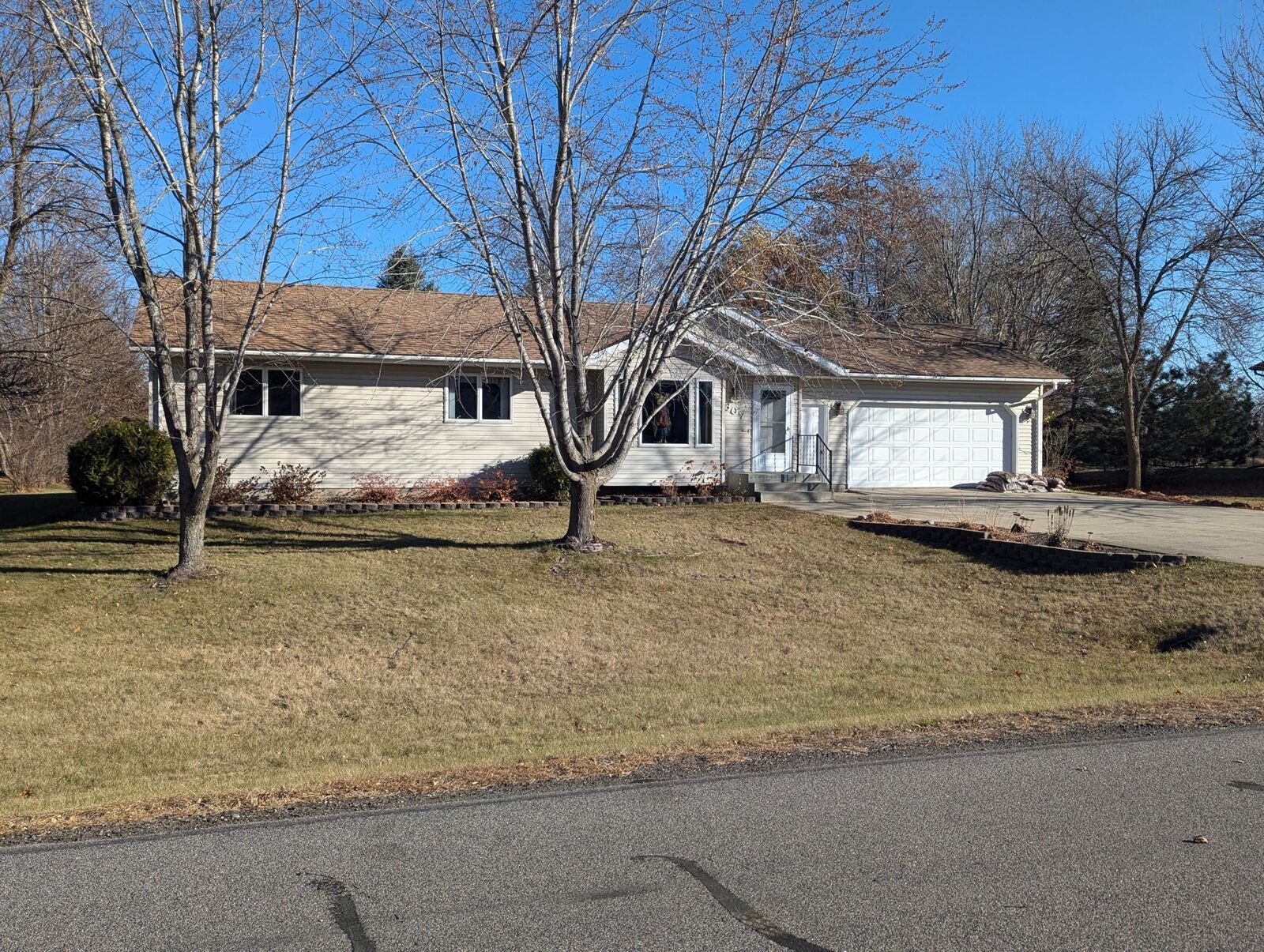 Property Photo: 807 Garden Drive SW MN 56308