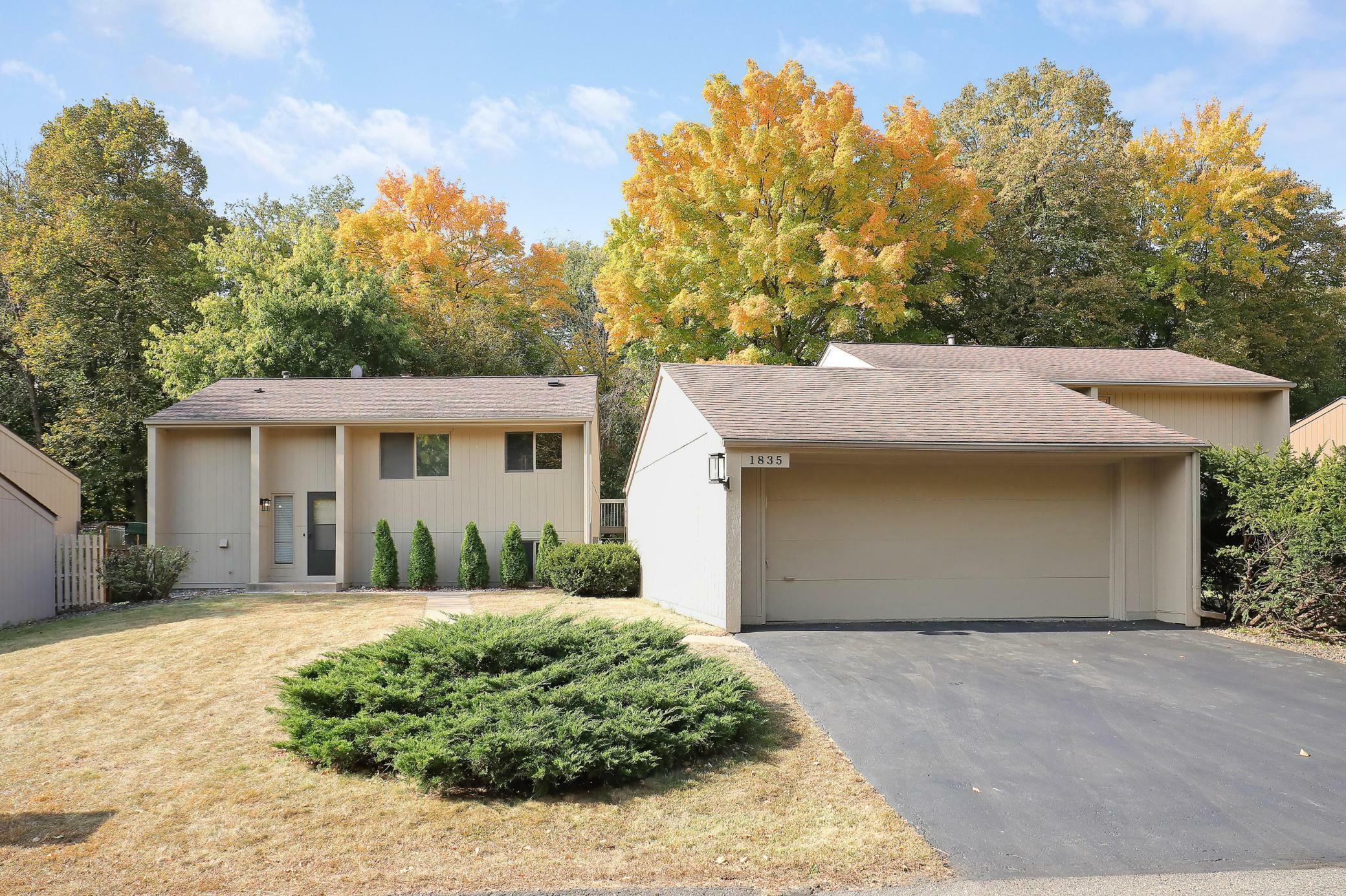 Property Photo:  1835 Black Oaks Lane N  MN 55447 