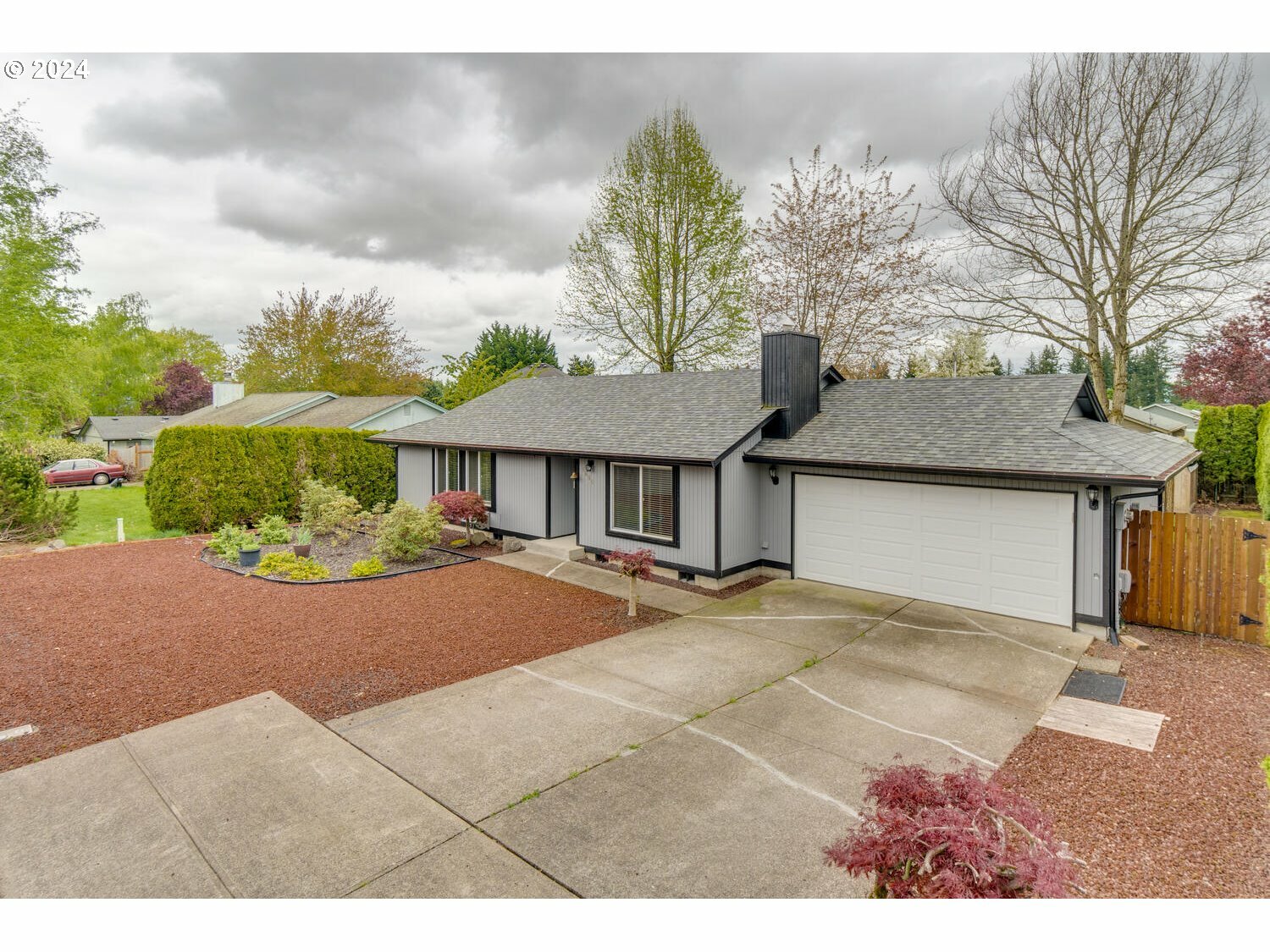 Property Photo:  1610 NW 27th Ave  WA 98607 