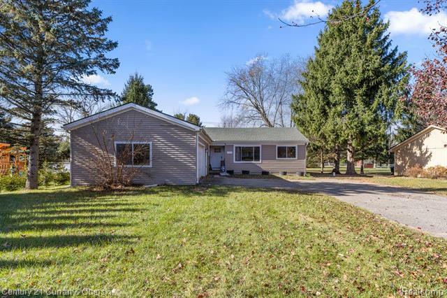 Property Photo:  2365 Willow Lane  MI 48356 