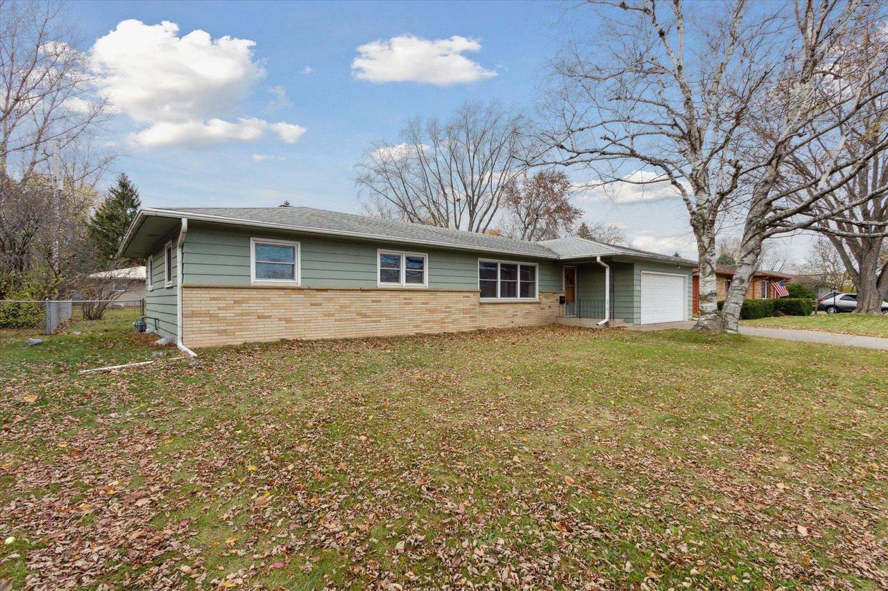 Property Photo:  34 South Pontiac Drive  WI 53545 