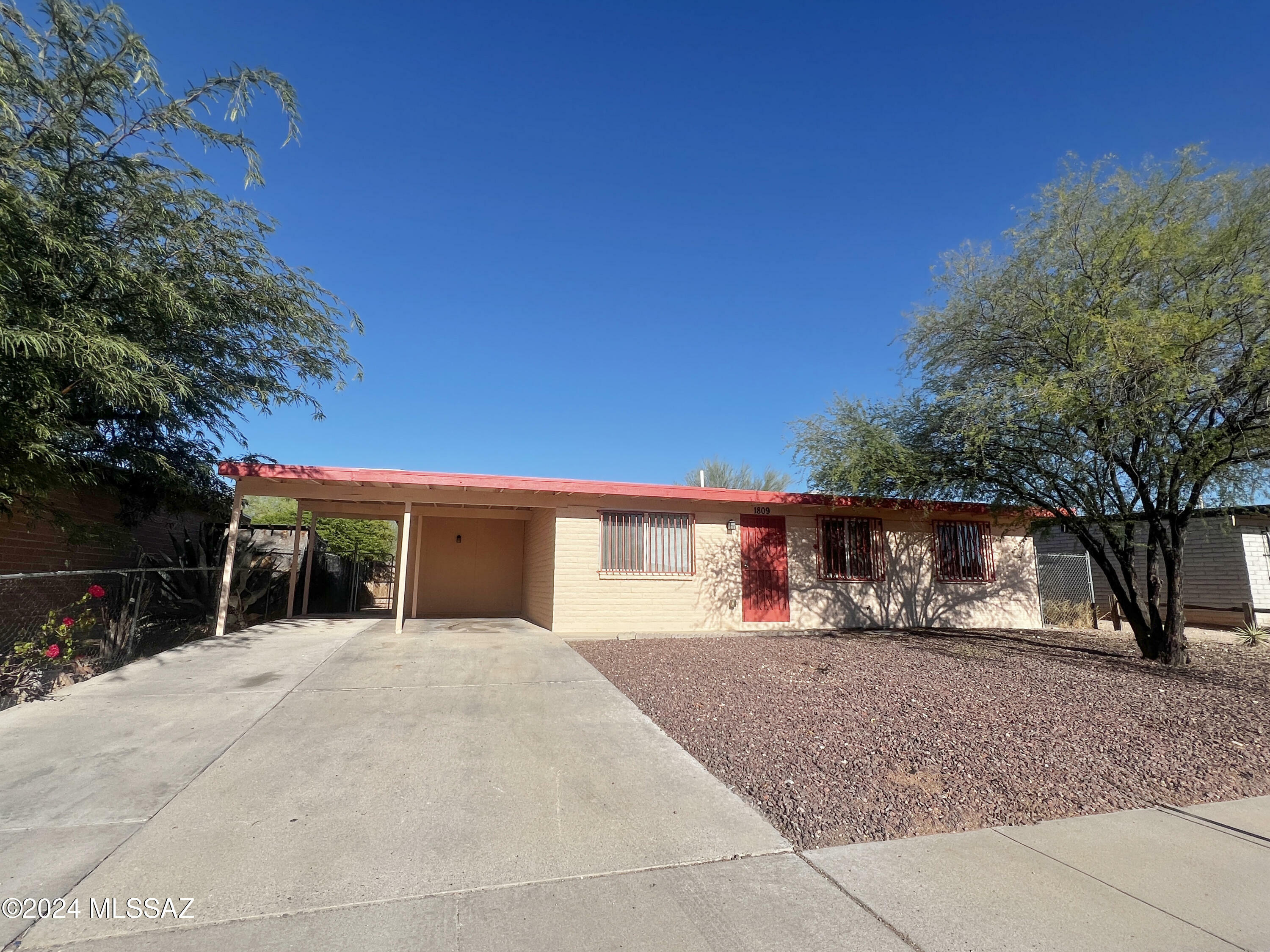 Property Photo:  1809 E Calle Muleta  AZ 85714 