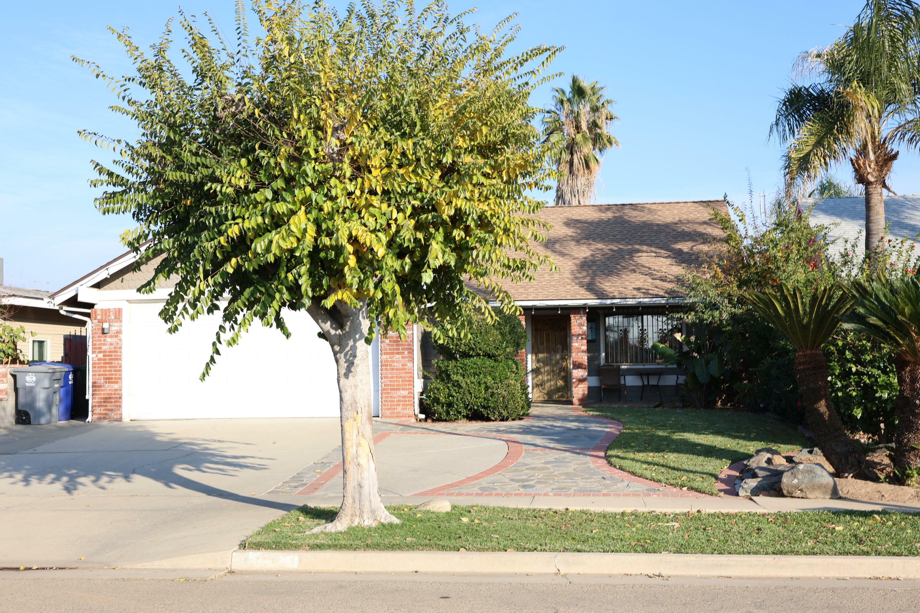 Property Photo:  910 4th Street  CA 93646 