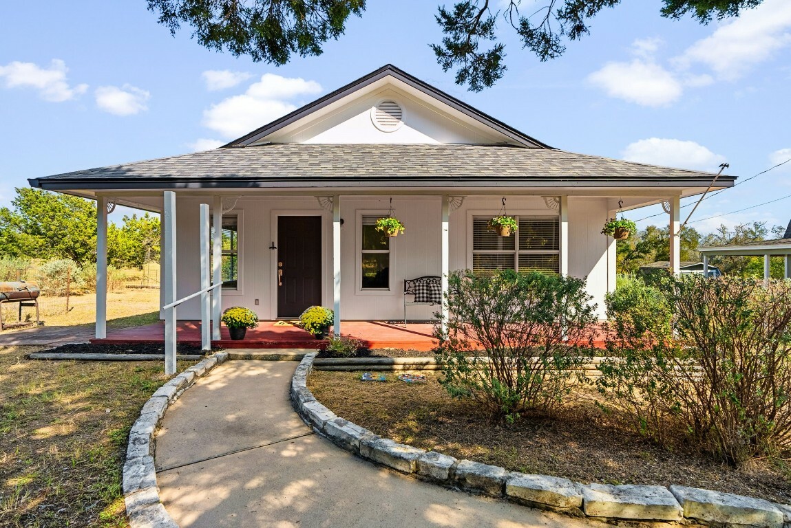 Property Photo: 1400 Springlake Drive TX 78620