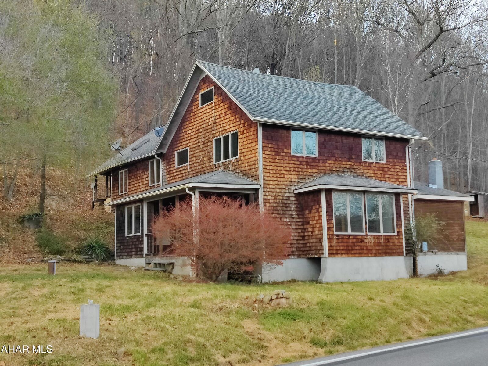 Property Photo: 747 Business Route 220 PA 15522