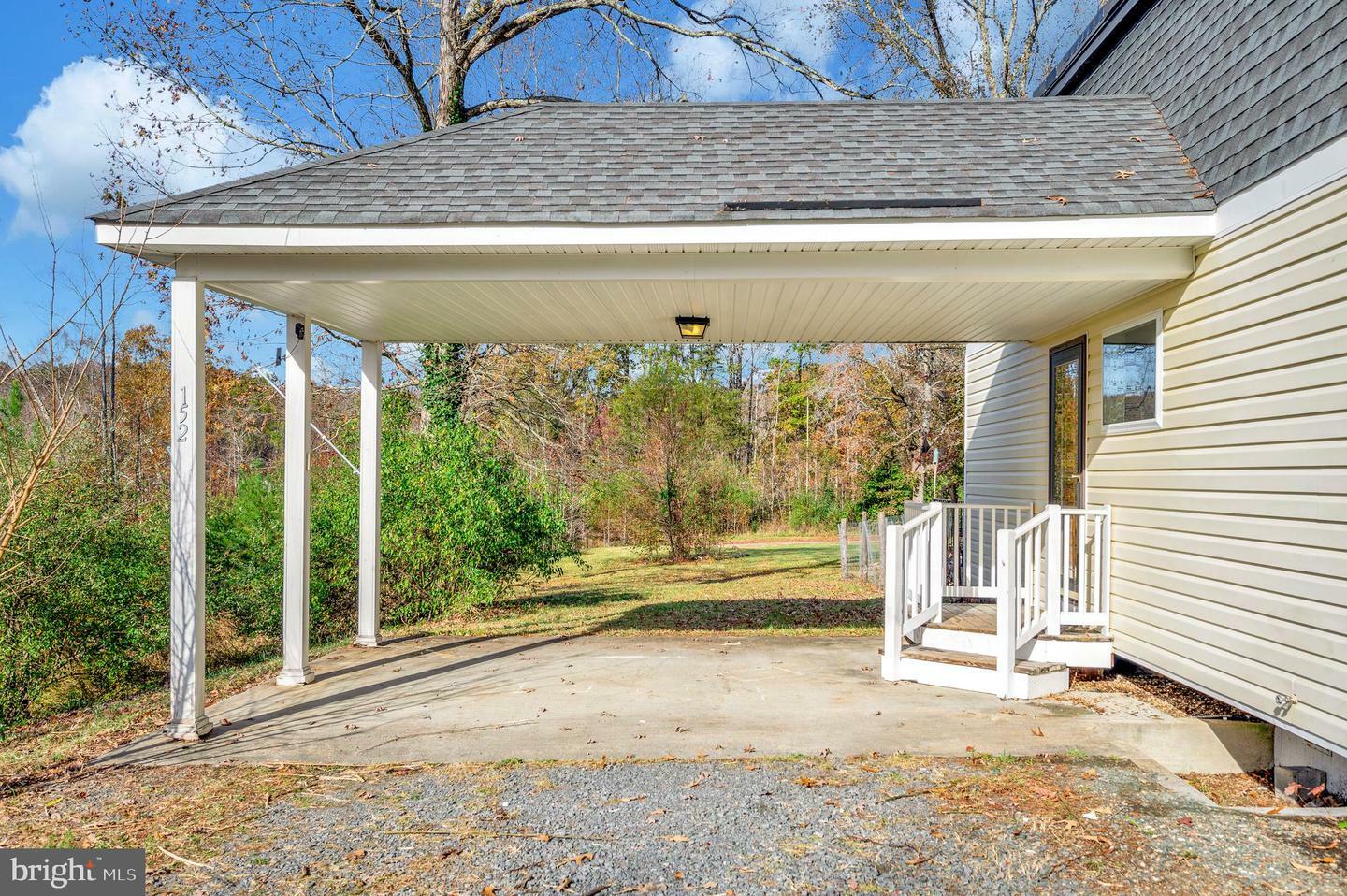 Property Photo:  152 Bays Farm Drive  VA 23093 