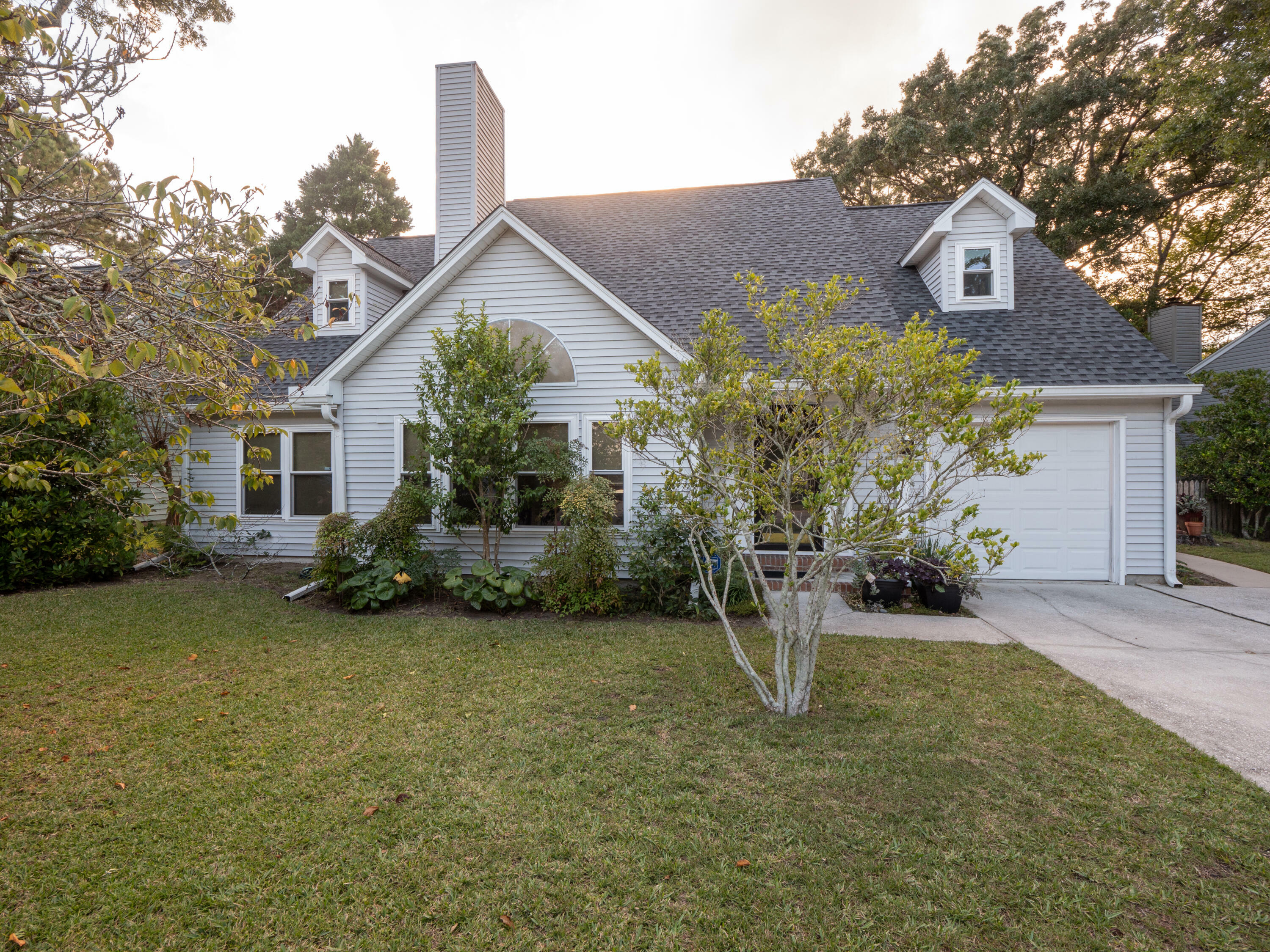 Property Photo:  1370 Center Lake Drive  SC 29464 