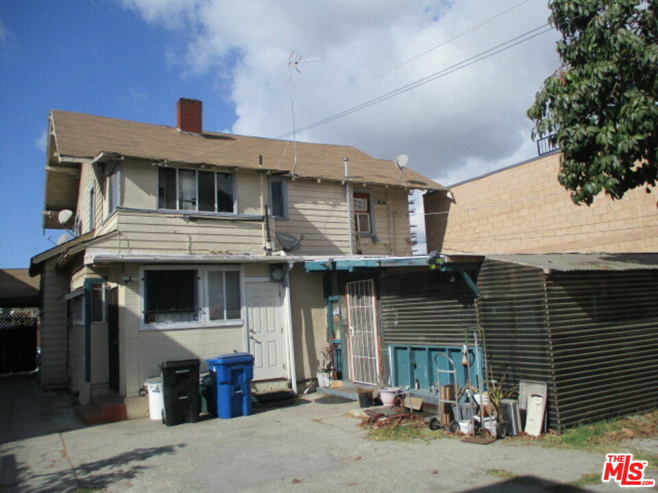 Property Photo:  1612   Arlington Ave  CA 90019 